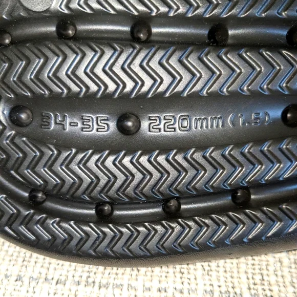 CERYTHRINA Black Slide Sandals Anti-Slip Pillow Slippers Ultra Light Space theme - Picture 7 of 7